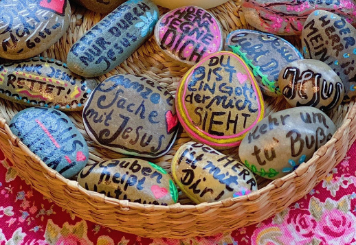 Nya id&eacute;er f&ouml;r att f&auml;rgl&auml;gga stenar  Vorschau